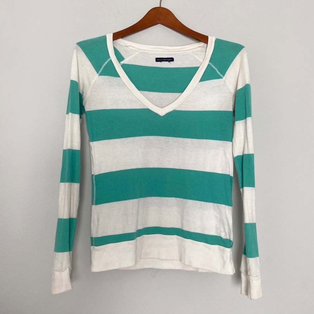 American Eagle v neck striped long sleeve t shirt